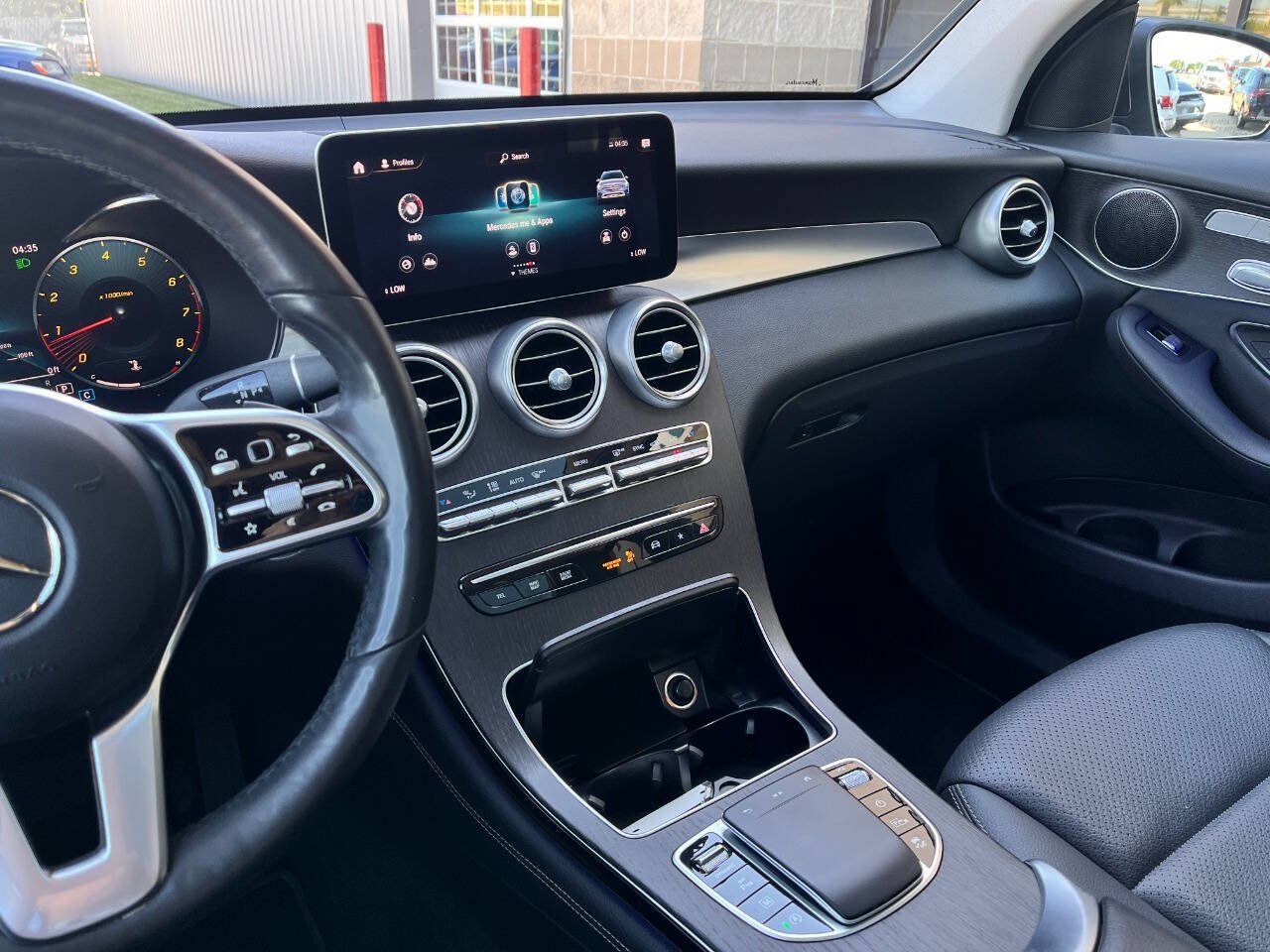 Used 2021 Mercedes-Benz GLC 300 4MATIC image 12