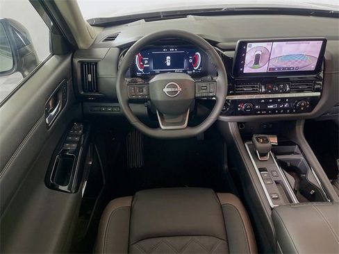 New 2026 Nissan Pathfinder Platinum image 16