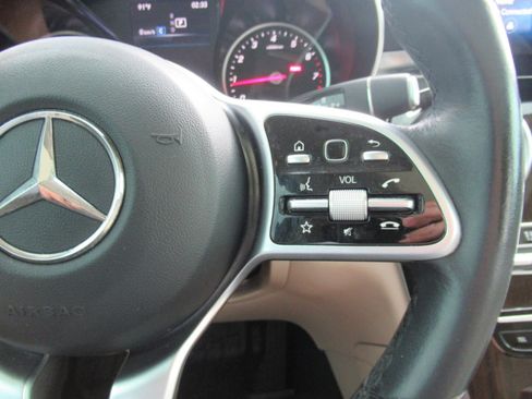 Used 2022 Mercedes-Benz GLC 300 image 25