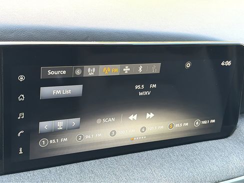 Certified 2025 Nissan Kicks SV image 5