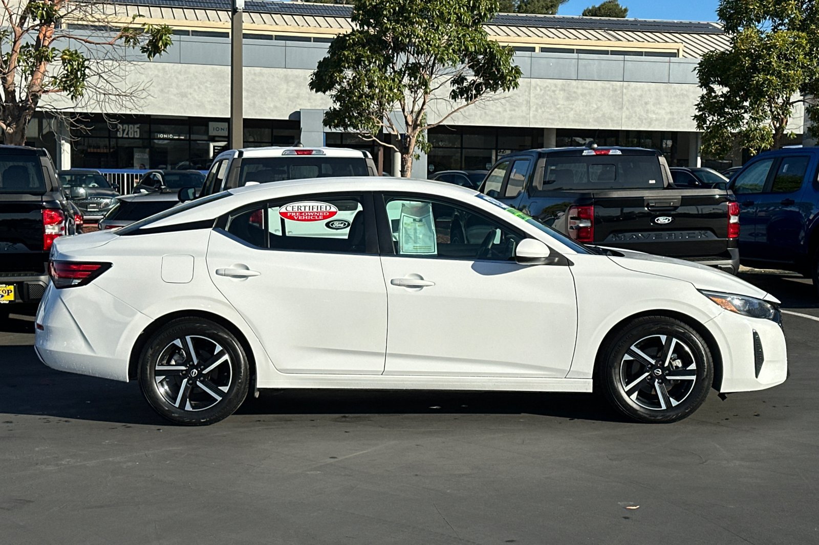 Used 2024 Nissan Sentra SV FWD image 3