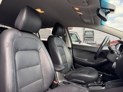 Used 2017 Kia Forte EX FWD image 15