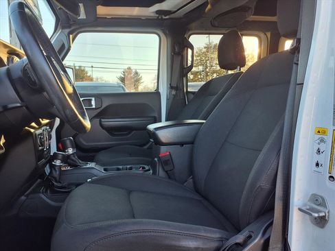 Used 2018 Jeep Wrangler Unlimited Sport S image 6