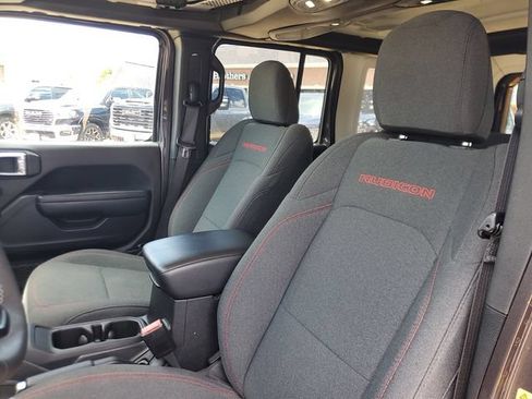 Used 2025 Jeep Wrangler Unlimited Rubicon AWD/4WD image 14