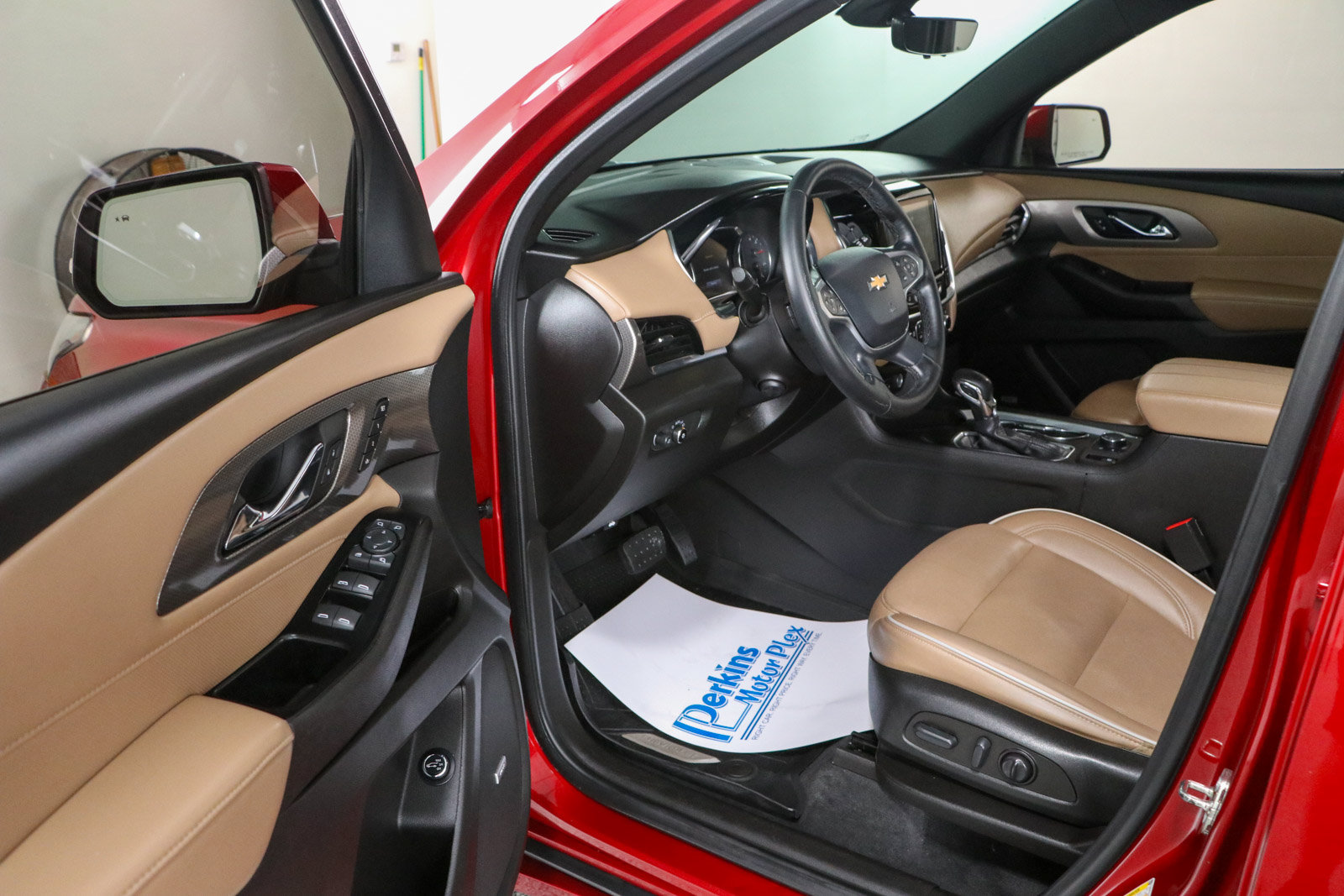 Used 2023 Chevrolet Traverse Premier w/ LPO, Floor Liner Package FWD image 3