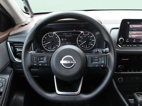 Used 2022 Nissan Rogue SV AWD/4WD image 13