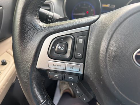 Used 2017 Subaru Outback 2.5i Premium AWD/4WD image 16