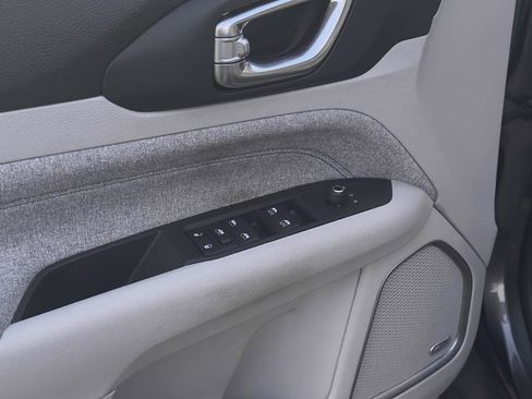 Used 2022 Jeep Compass Latitude w/ Sun and Sound Group image 13