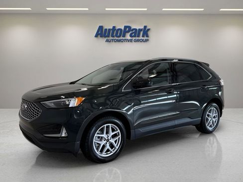 Used 2024 Ford Edge SEL w/ Convenience Package AWD/4WD image 3