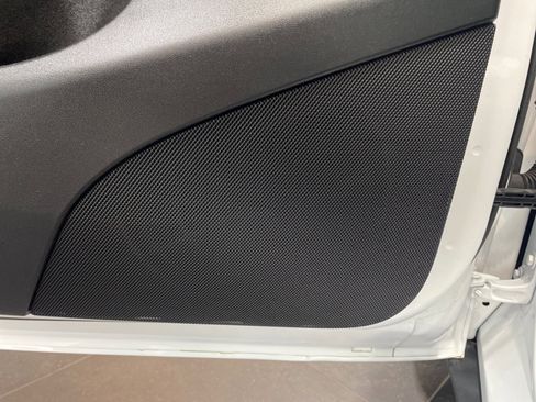 Used 2025 Tesla Model Y Performance image 25