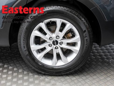 Used 2022 Kia Telluride LX image 8