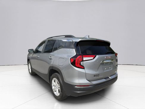 Used 2024 GMC Terrain SLE w/ Driver Convenience Package AWD/4WD image 3
