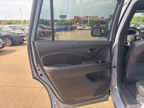 Used 2022 Honda Pilot TrailSport image 37