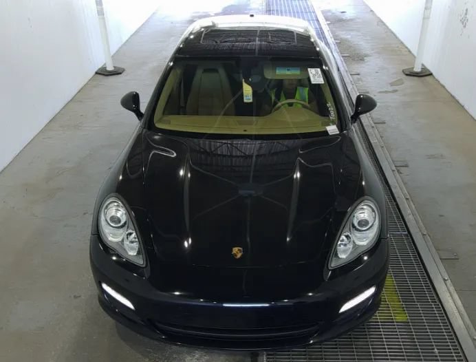 Used 2012 Porsche Panamera 4 image 4