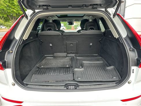 Used 2023 Volvo XC60 B5 Core w/ Climate Package AWD/4WD image 9