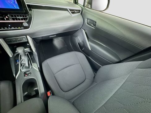Used 2024 Toyota Corolla Cross LE w/ Moonroof Package AWD/4WD image 14