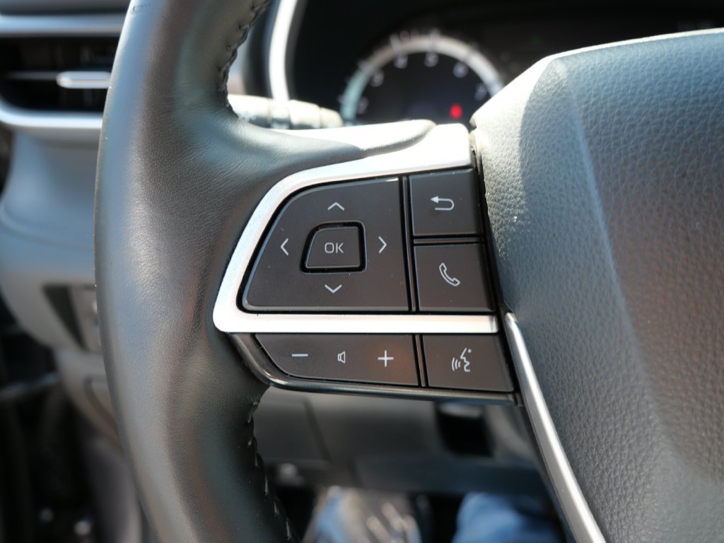 Used 2024 Toyota Highlander XLE AWD/4WD image 26