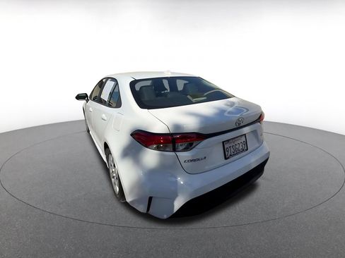 Used 2025 Toyota Corolla LE FWD image 15