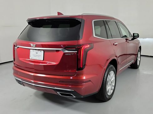 Certified 2024 Cadillac XT6 Luxury AWD/4WD image 3