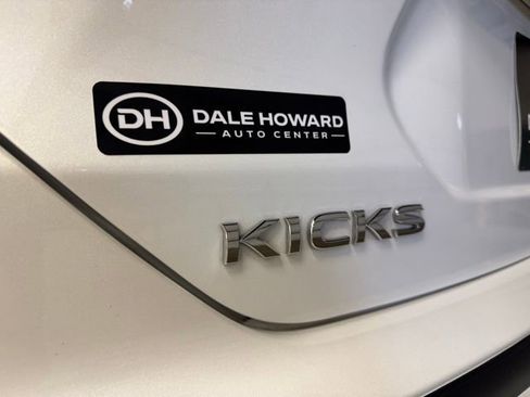 Used 2023 Nissan Kicks SR image 30