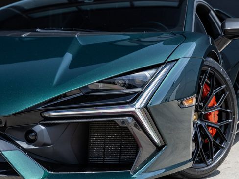 Used 2024 Lamborghini Revuelto image 19