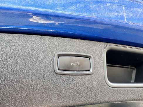 Used 2018 Porsche Macan image 16