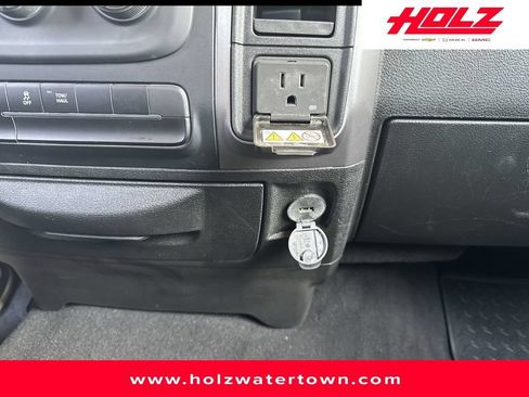 Used 2023 RAM 1500 Classic SLT AWD/4WD image 17
