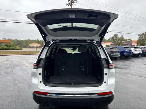 Used 2022 Jeep Grand Cherokee L Limited image 8