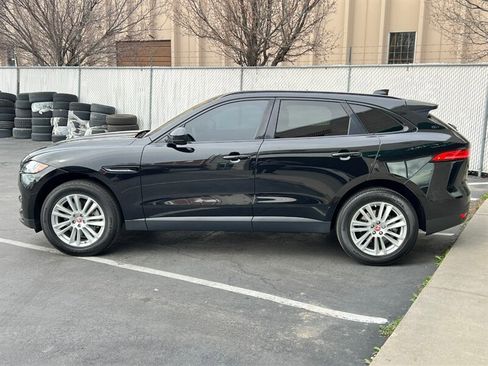 Used 2017 Jaguar F-PACE Prestige image 4