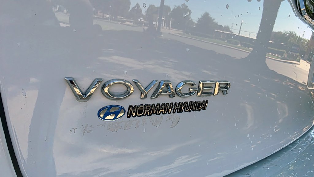 Used 2024 Chrysler Voyager LX FWD image 29