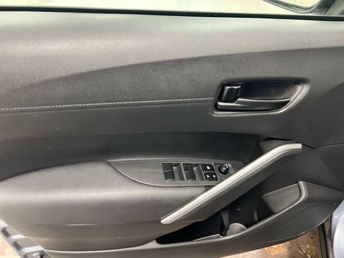 Used 2023 Toyota Corolla Cross LE FWD image 21