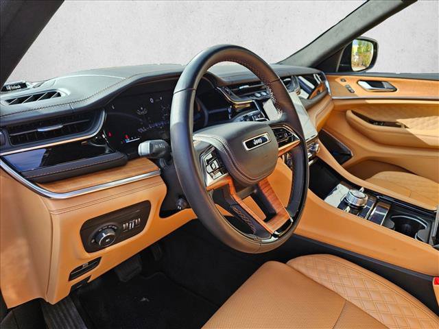 Used 2022 Jeep Grand Cherokee Summit AWD/4WD image 23
