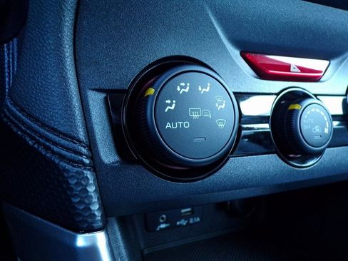 Used 2021 Subaru Forester Premium image 21