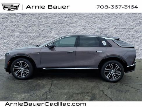 New 2026 Cadillac Lyriq Luxury AWD/4WD image 9