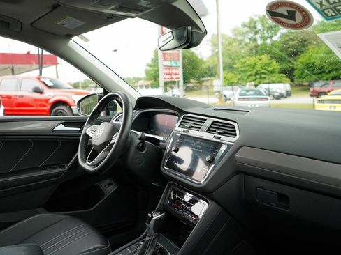 Used 2024 Volkswagen Tiguan SE FWD image 13