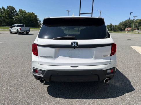 Used 2023 Honda Passport EX-L image 7