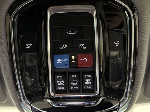 Used 2021 Jeep Grand Cherokee L Overland w/ Advanced Protech Group III image 28