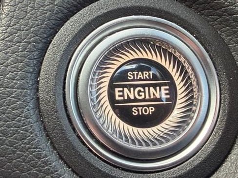 Used 2022 Mercedes-Benz GLC 300 4MATIC image 31