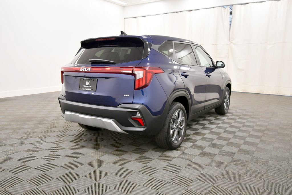 Used 2026 Kia Seltos LX AWD/4WD image 8