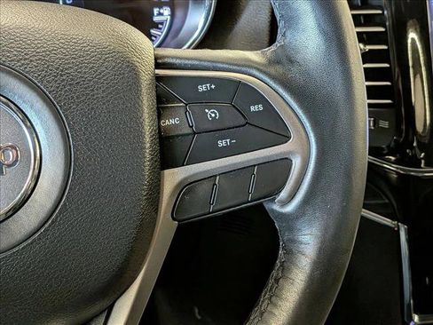 Used 2019 Jeep Grand Cherokee Limited AWD/4WD image 13