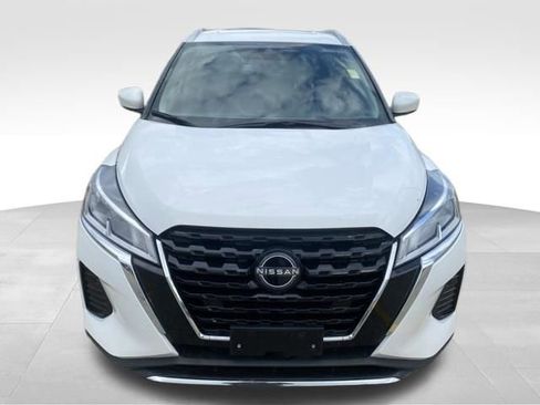 Used 2024 Nissan Kicks SV FWD image 10