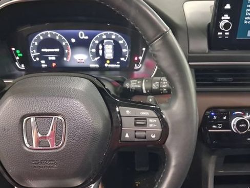Used 2025 Honda Pilot Elite image 14