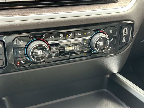 Used 2025 Chevrolet Silverado 2500 LTZ w/ LTZ Premium Package image 19