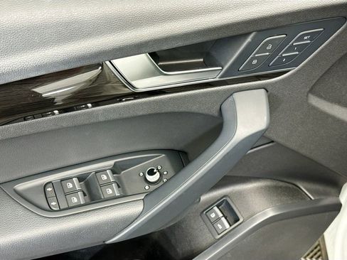 Used 2020 Audi Q5 e Premium w/ Convenience Package image 22