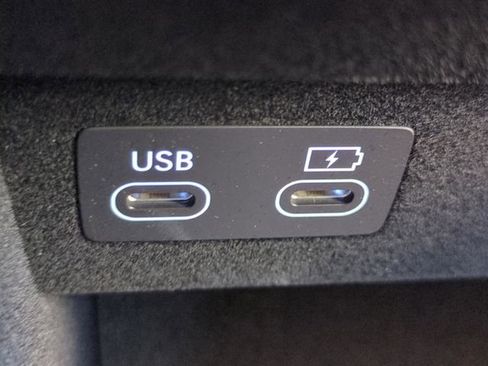 New 2026 Genesis GV70 2.5T Advanced AWD/4WD image 18