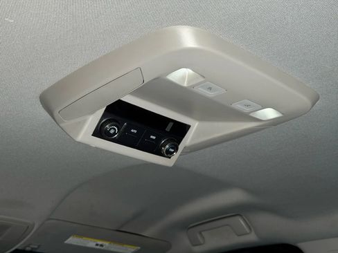 Used 2016 GMC Yukon SLE w/ HD Trailering Package image 28