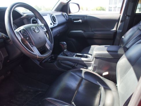 Used 2017 Toyota Tacoma TRD Pro AWD/4WD image 14