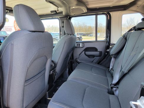 Used 2025 Jeep Wrangler Unlimited Sport S 4xe AWD/4WD image 17