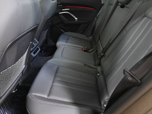 Used 2025 Audi Q5 Premium Plus w/ Premium Plus AWD/4WD image 8