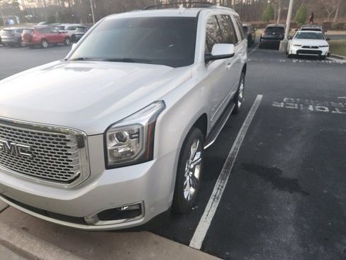 Used 2017 GMC Yukon Denali w/ Open Road Package image 9